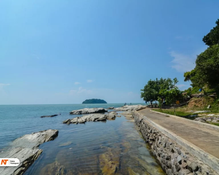 Pantai Karang Pasir HitamSource by Dani Setiawan