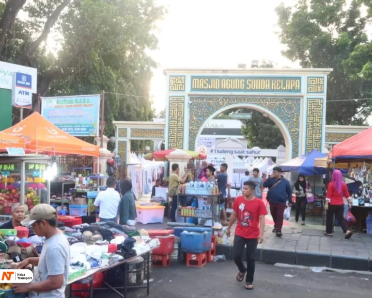 Berburu Takjil di Jakarta