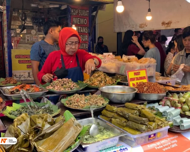 Berburu Takjil di Jakarta