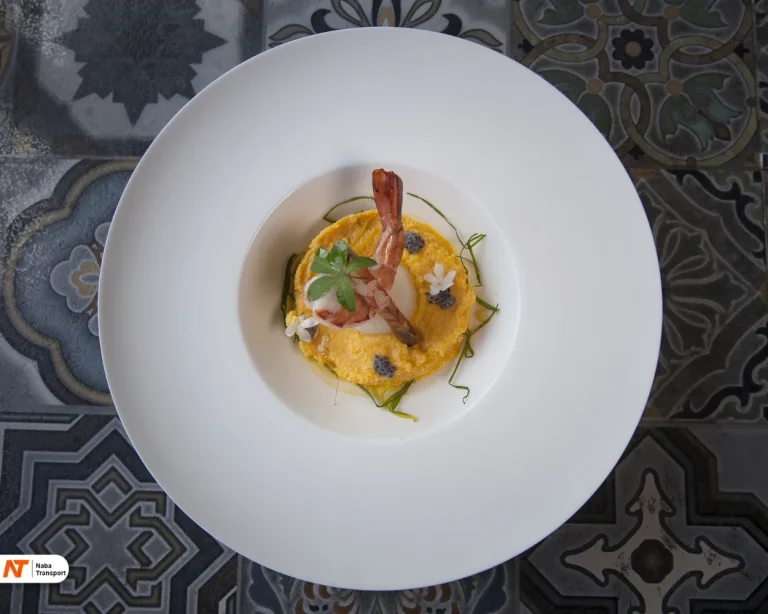 Makanan Wayang Resto by versehotels.com