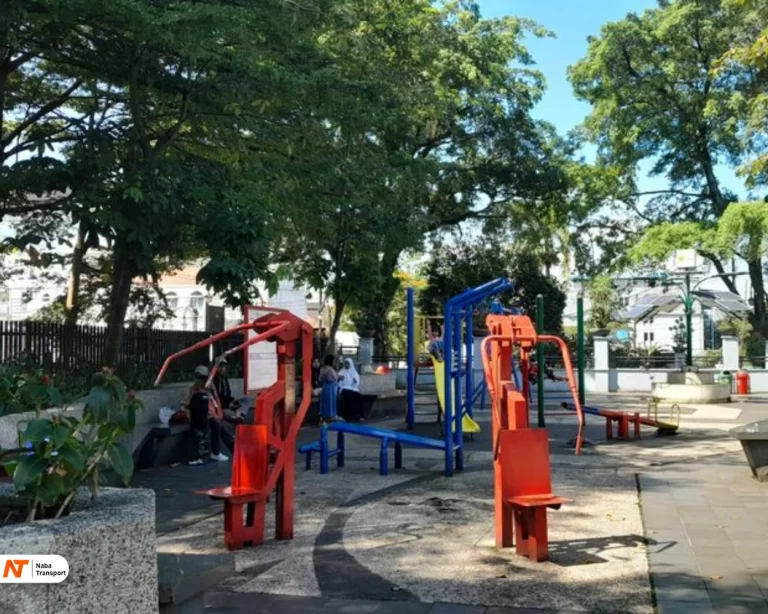 Area Olahraga​ Alun Alun Bandung Source By Travel Kompas