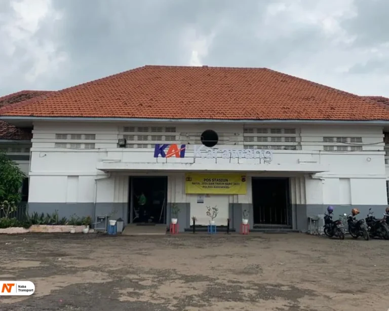 Stasiun Karawang by detiknews