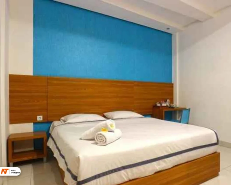 large queen bed by traveloka.com