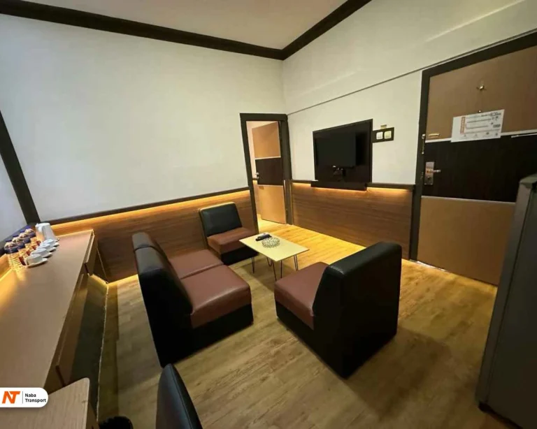 ruangan President Suite source by Traveloka.com