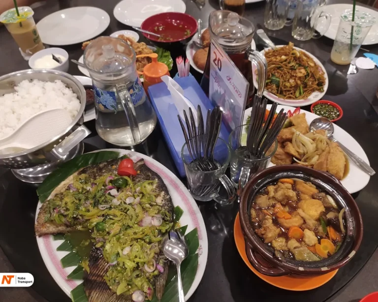 Hidangan makanan jumbo restourant by bayu briwo