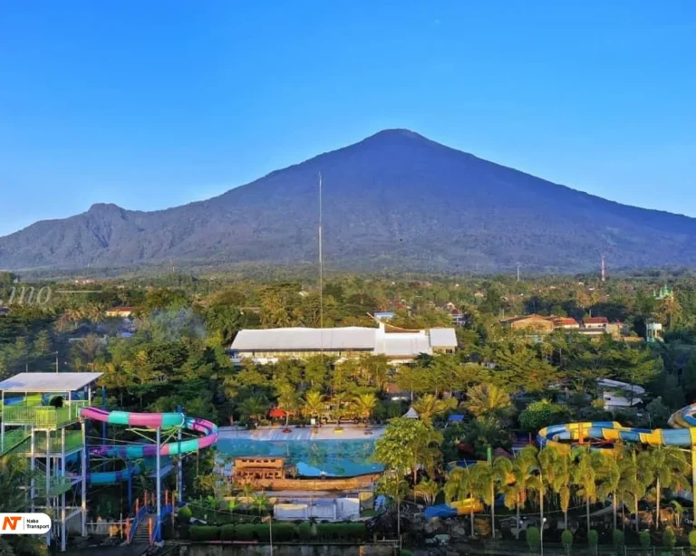 kolam renang di kuningan