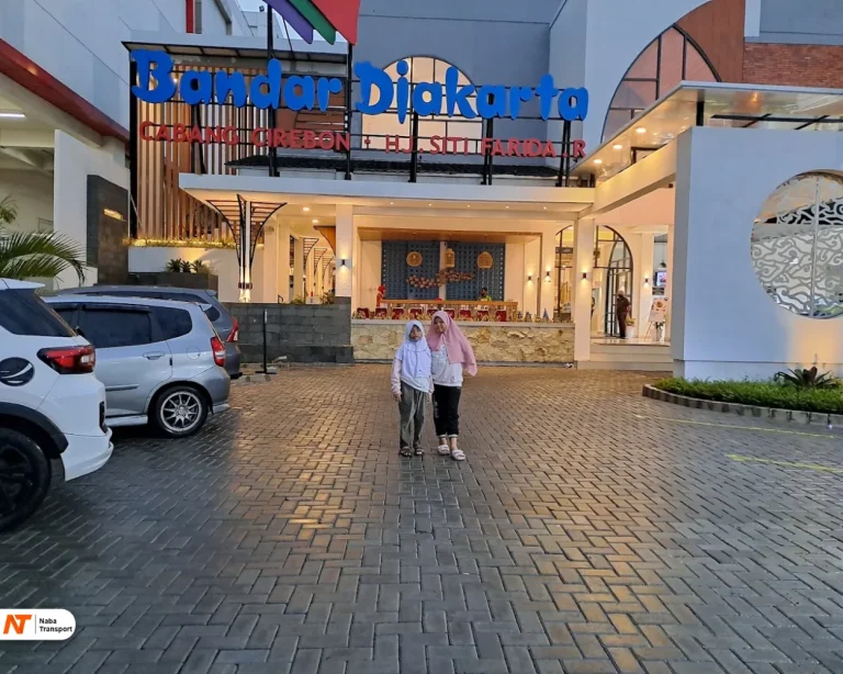 Seafood bandar djakarta cirebon by Isah Maisah