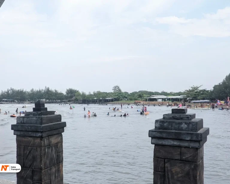 Vibes pantai by puthune kajhi