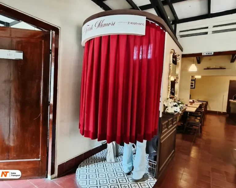 Photobooth Source by Livia Lie