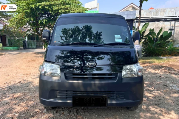 Sewa blind van