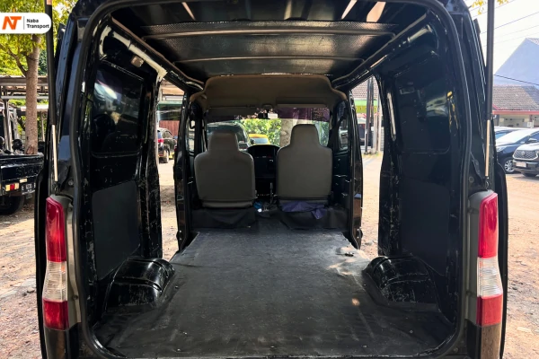sewa blind van