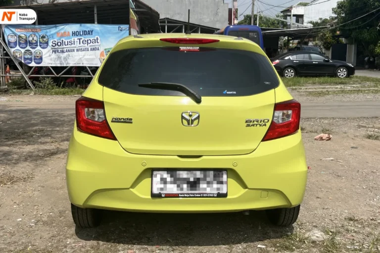 Sisi Belakang - Honda Brio Satya 1.2 Tipe E CVT